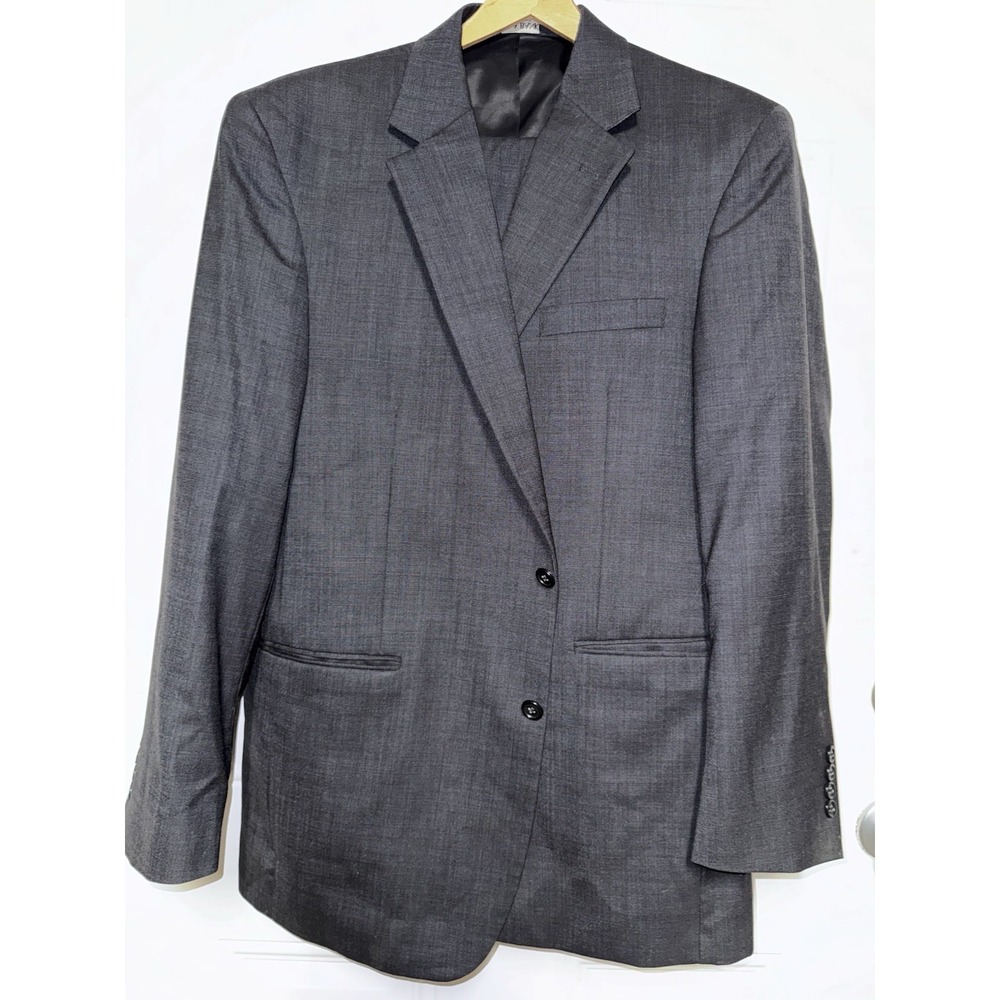 Jos A Bank Reserve Tailored Fit Gray Chalkstripe Super 110's Wool Suit 42R